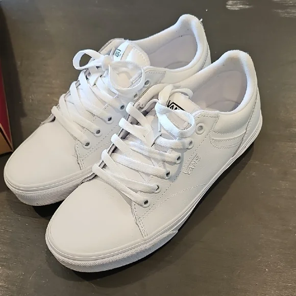 Vans White Women's Sneakers - Picture 3 of 5